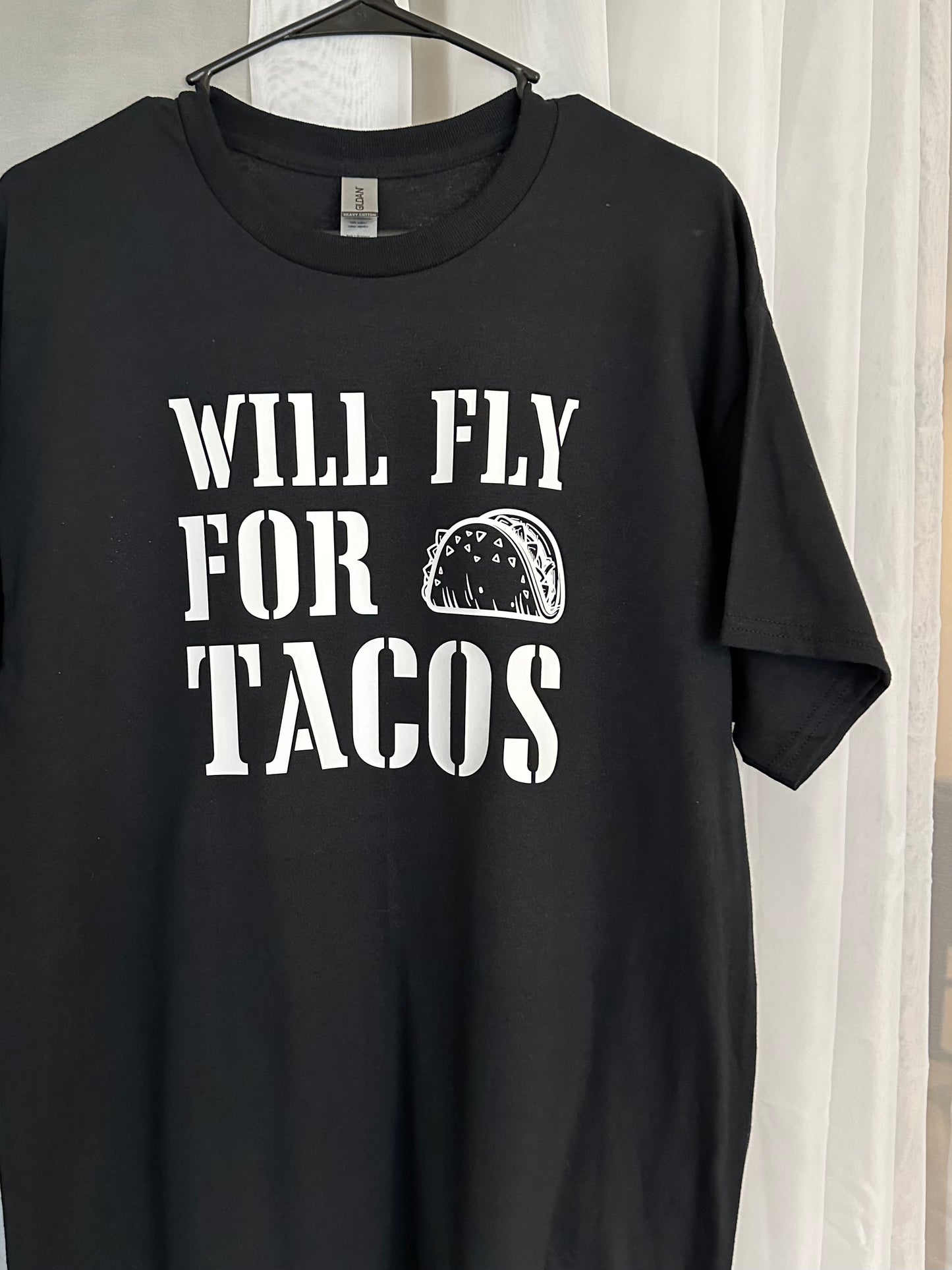 T-shirt "Will fly for tacos"